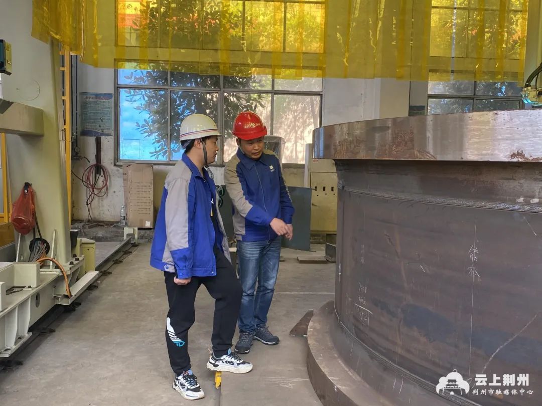 湖北洪城通用機(jī)械工藝總監(jiān)李季:玩轉(zhuǎn)超大閥門(mén)的全國(guó)勞模 湖北洪城通用機(jī)械工藝總監(jiān)李季:玩轉(zhuǎn)超大閥門(mén)的全國(guó)勞模